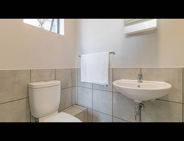 2 BEDROOM APARTMENT TO LET IN PARKLANDS NORTH